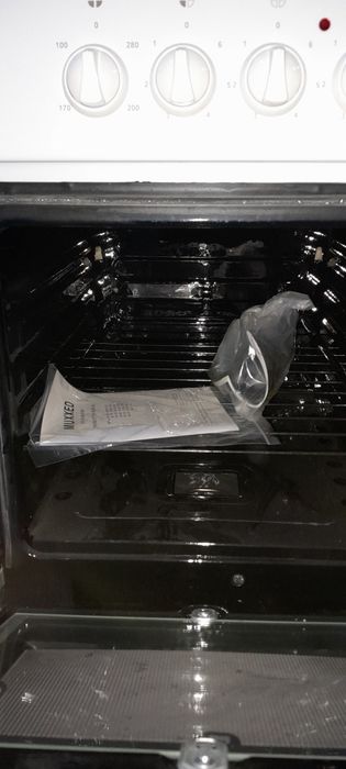 Электрическая плита продам