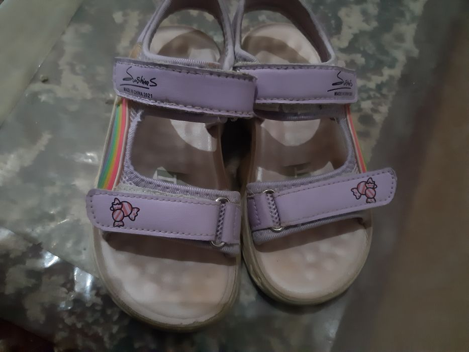 Срочно продам детские босоножки,  сандалии  на девочку