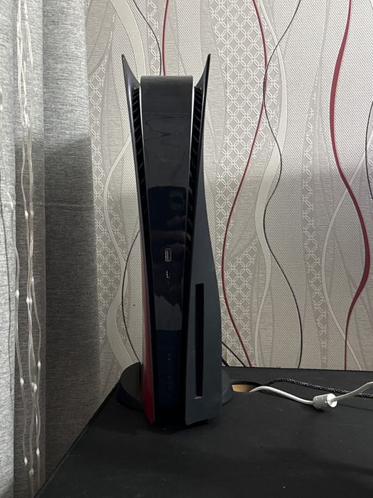 продам Playstation 5 Spider-Man 2 Edition