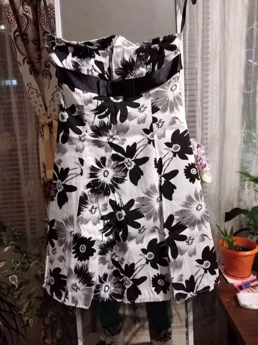 Елегантна дамска рокля