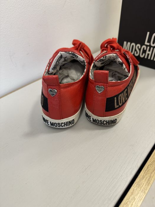 Love Moschino кецове