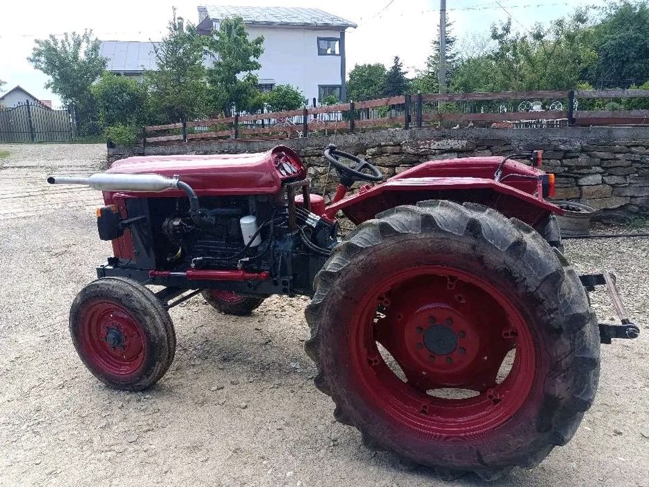 Se vinde tractor 550