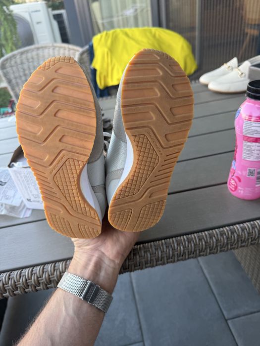 30 номер Маратонките за чисто нови детето просто не иска да го носи