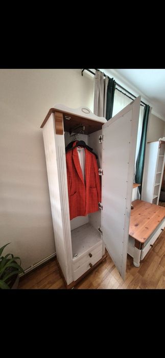 Mobila living sau hol. Lemn masiv pin