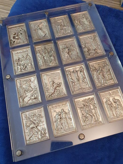 Vând plachete VICO CONSORTI