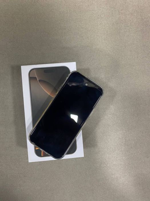 Iphone 16 pro max mini.