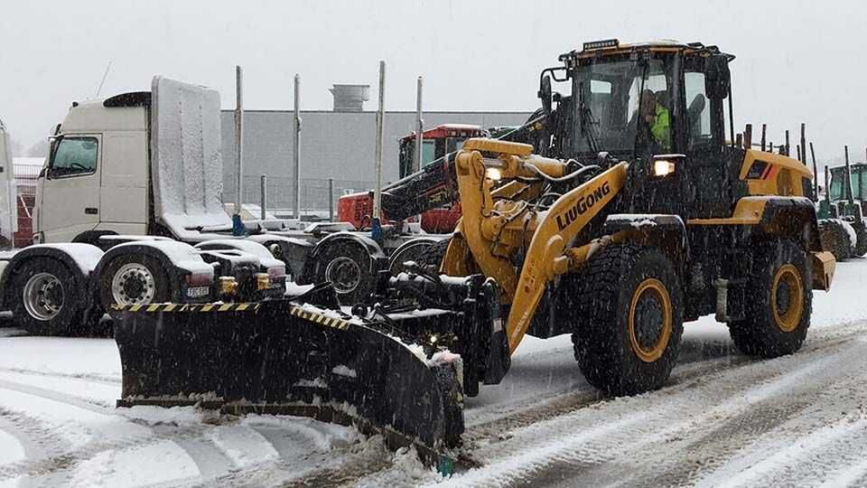 Фронтальный погрузчик:LiuGong 835H