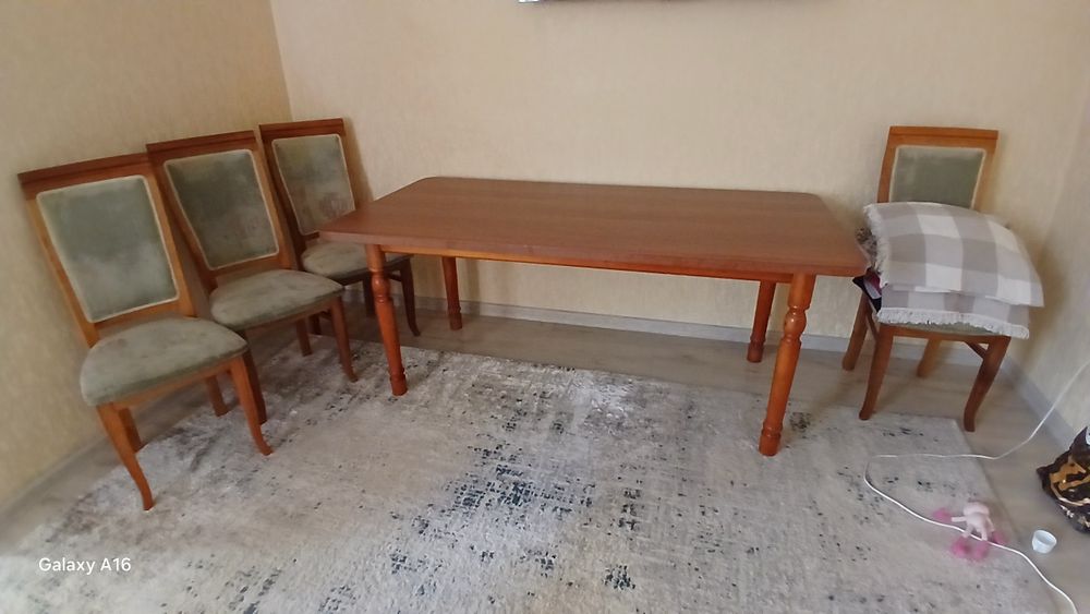 Продам стол и 8 стулья