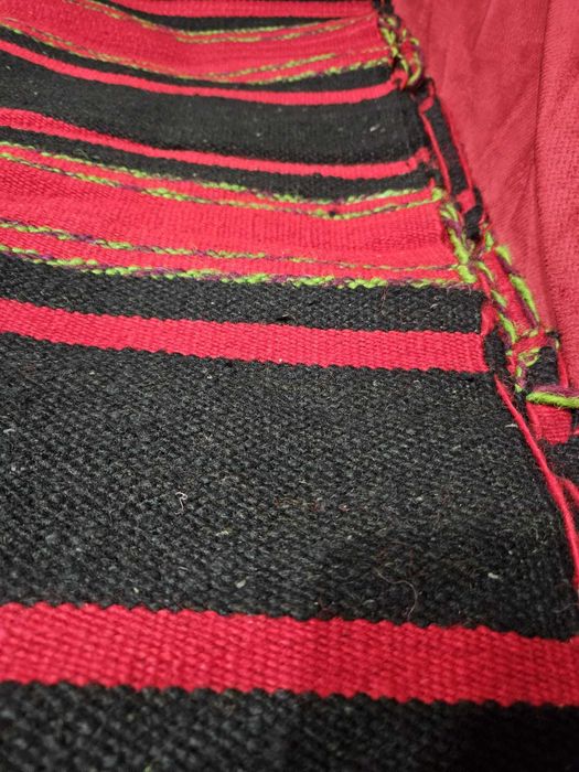 Автентични ръчно тъкани кувертюри и черги