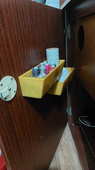 Швейная машина Чайка 142