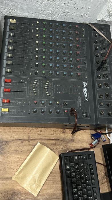 Аппаратура колонка. Микрофон