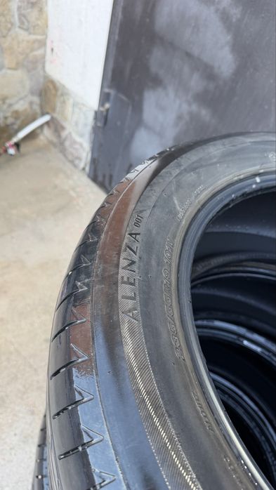 Bridgestone R19 235/55