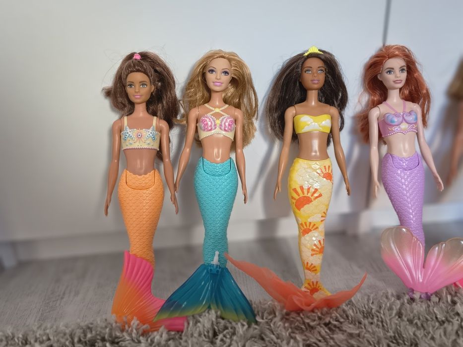 Păpuși Barbie sirena și Barbie Extra