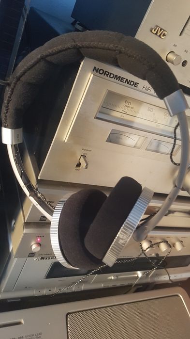 Nixon, casti audio USA