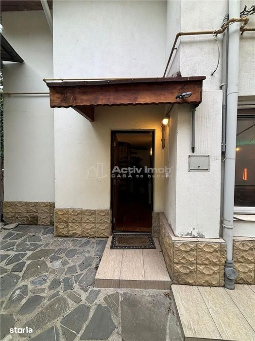 Armeneasca, Vila individuala, Curte comuna