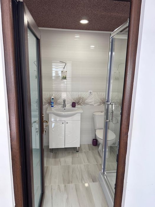 Vand apartament cu 3 camere si doua bai