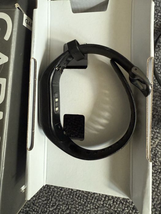 Фитнес гривна Garmin Vivosmart 4