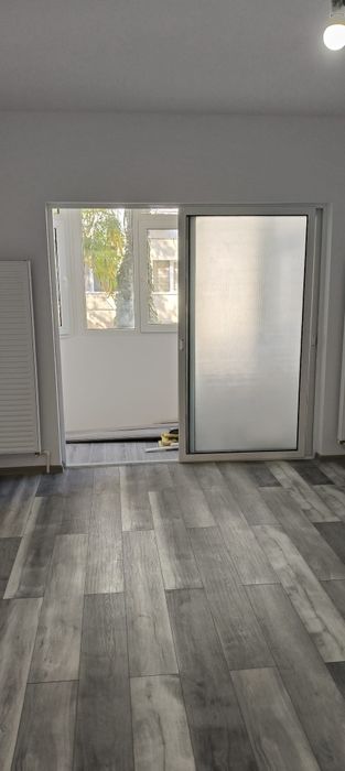 Se vinde ap.2 camere,zona ic.frimu,56 mp,et.1,decomandat,Bl, K1A,renovat de la placa,totul nou,inclusiv  instalația electrică,izolat exterior.