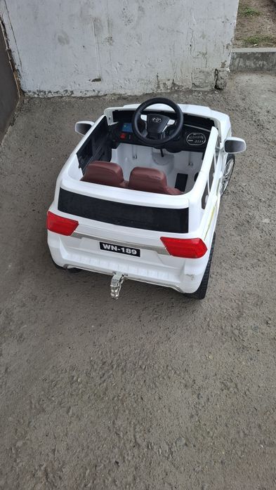 Продам детскую машинку