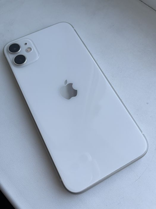 Продам белый iphone 11 128gb