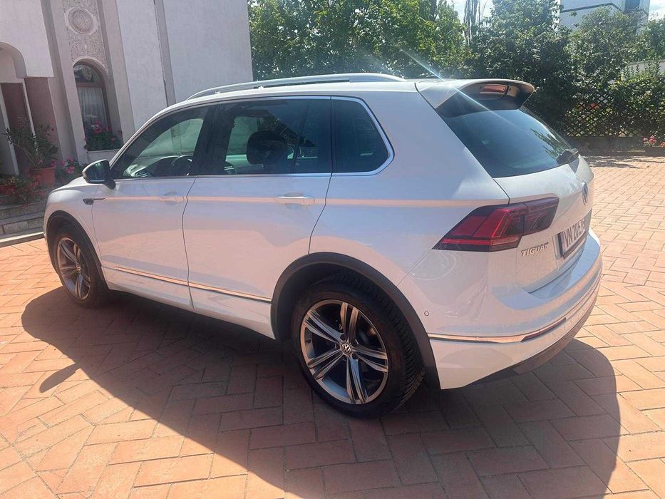 Volkswagen Tiguan R-Line 2.0D 4Motion Panorama/Digital Cockpit