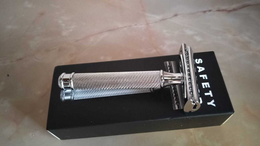 Vand aparat ras clasic "Safety Razor"