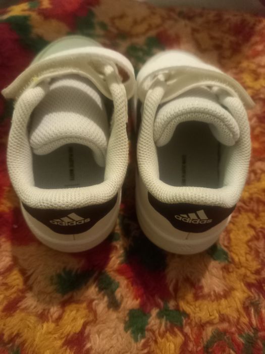 Adidași noi mărime 20