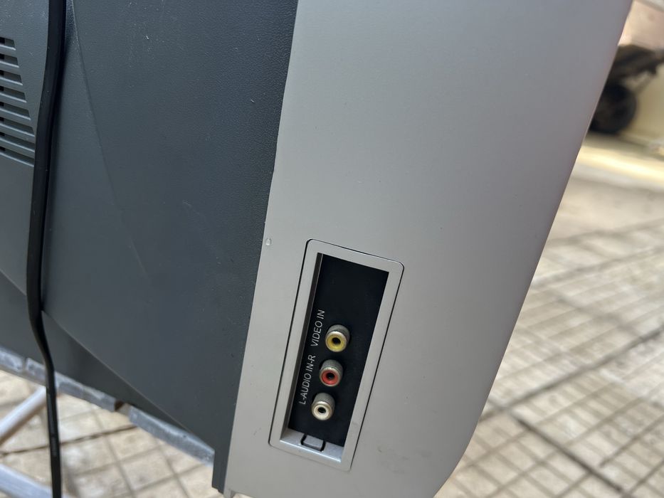 Телевизор с кинескоп NEO