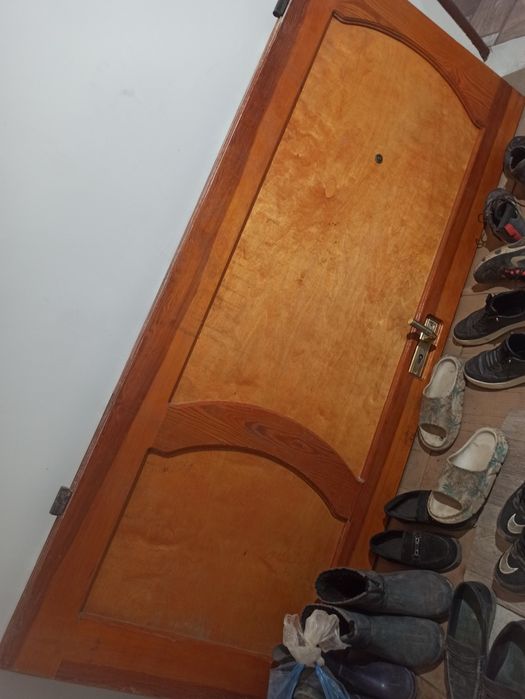 Продам металлическую дверь