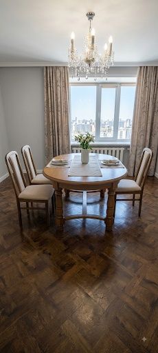 Продам белорусский стол с 6 стульями
