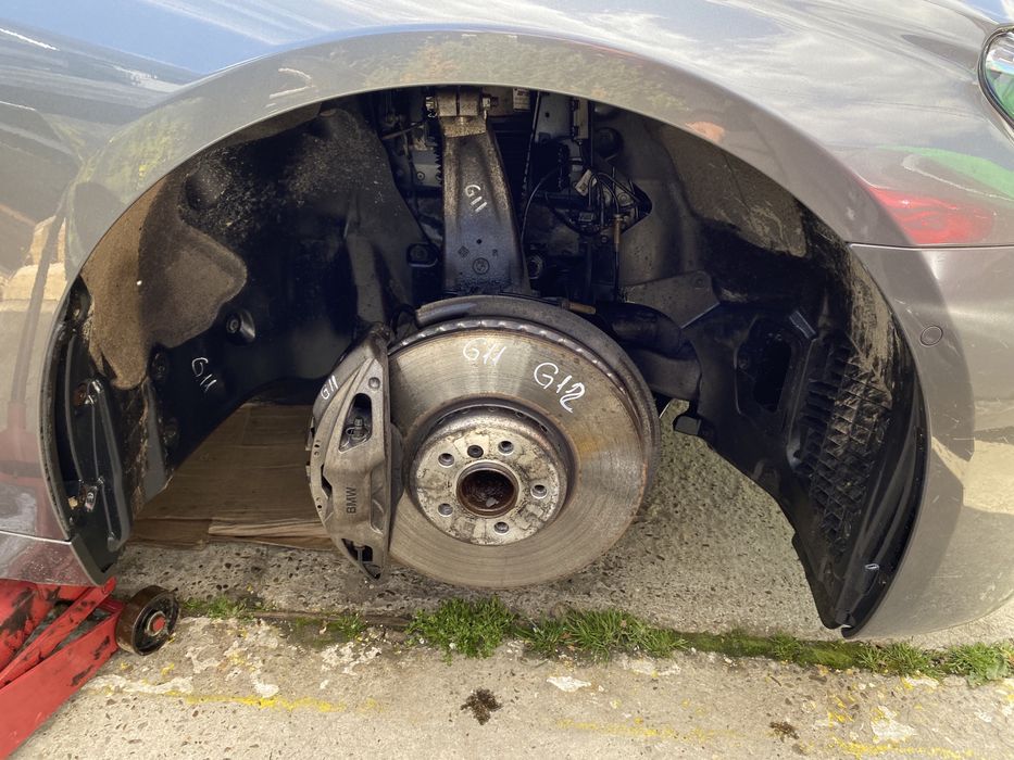 Fuzetă dreapta față BMW G 11, G12 3.0 D