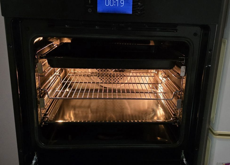 Vand cuptor electric  incorporabil Amica