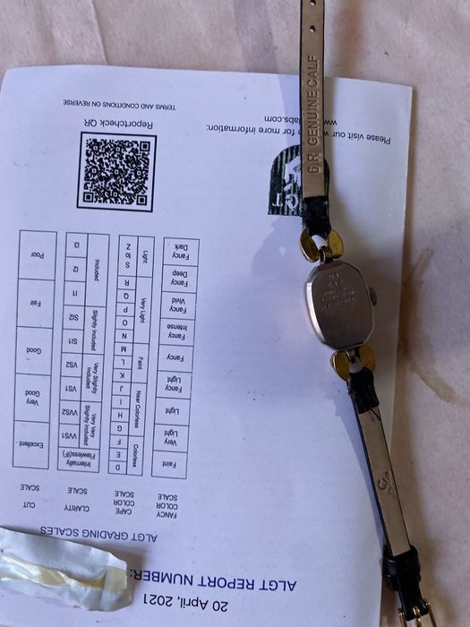 Швейцарски часовник с естествени диаманти 0.067CT