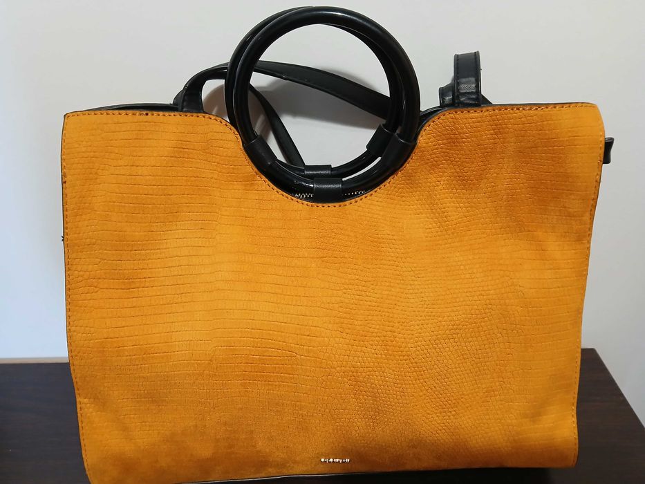 Продавам дамска чанта Parfois