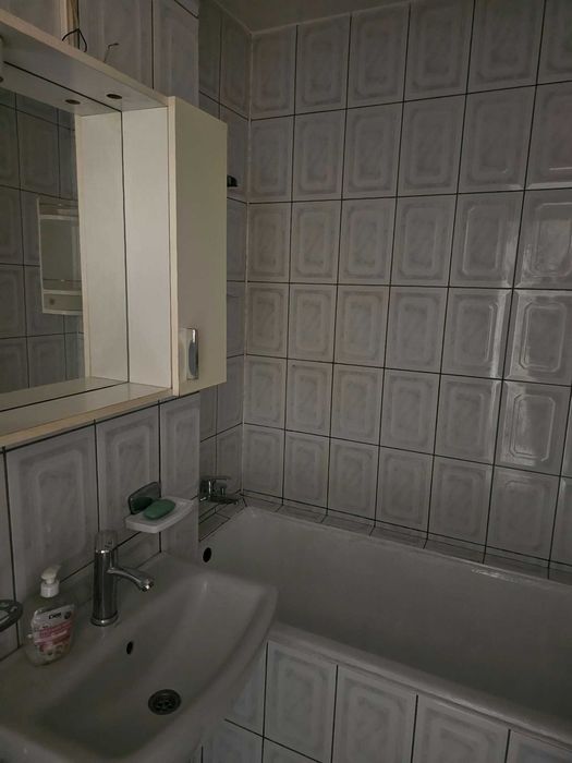 Apartament 3 camere de inchiriat