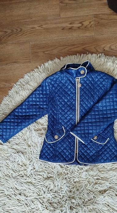 Продам куртку для девочки
