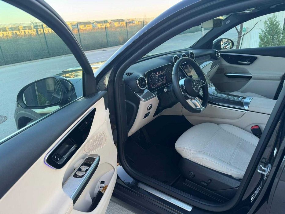 Mercedes-Benz GLC 200 Hybrid 2025