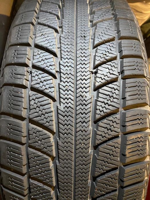 Зимние шины в отличном состоянии