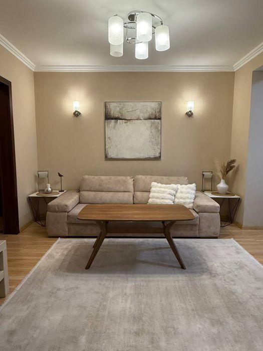 Яккасарайский р-н, высокопотолочка, продается 2/4/5 квартира