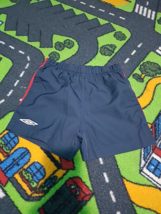 Lot tricou Gap + pantaloni scurti umbro 2 ani