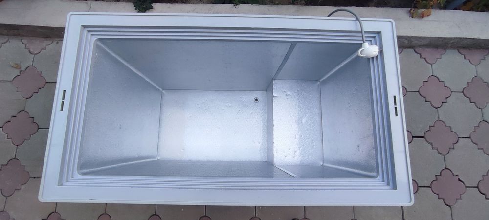 Продам морозильник