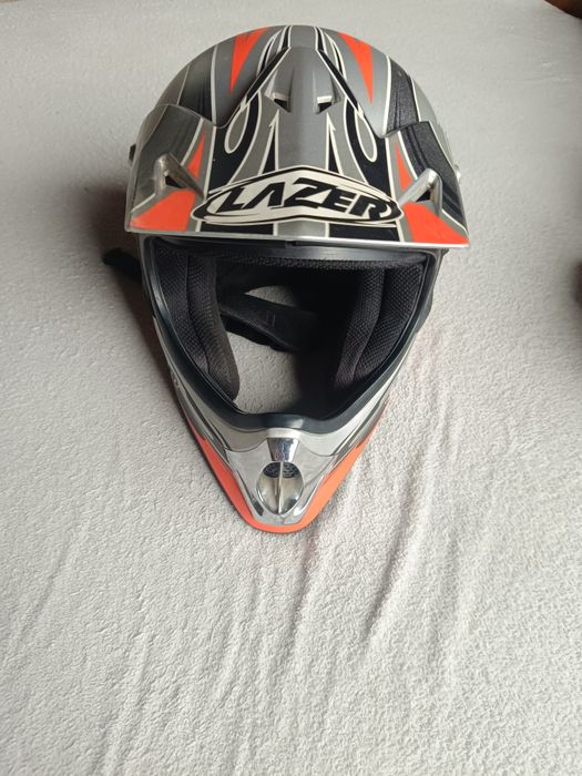 Кросова каска lazer