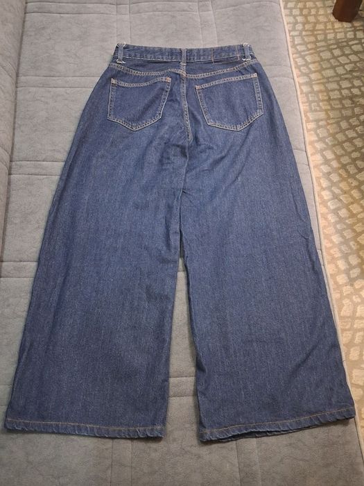 Женские джинсы.