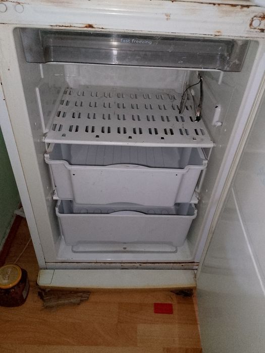 Продам холодильник
