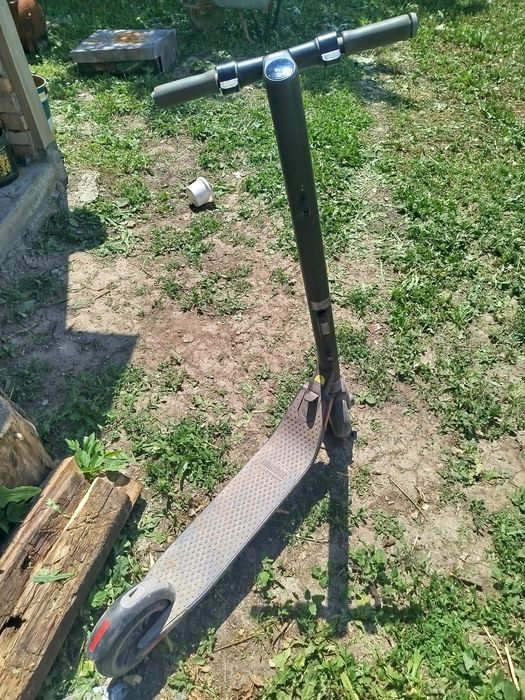 Продам электросамокат Ninebot Es2