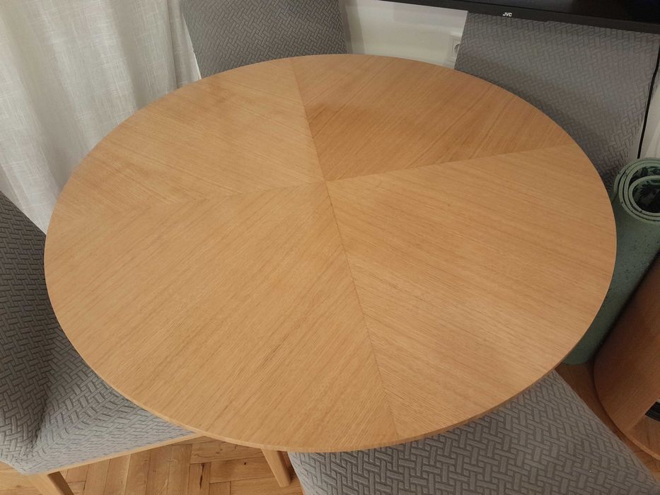 Кръгла маса дъбова