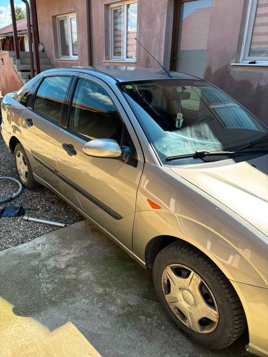 Ford Focus 1.6 benzina