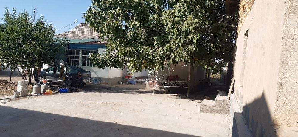 Бостонлик туманида уи сотилади.