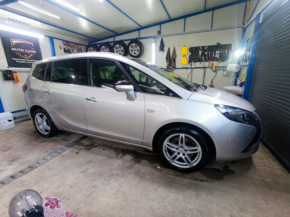 Opel Zafira Tourer 2.0 CDTI  Automat 7 Locuri