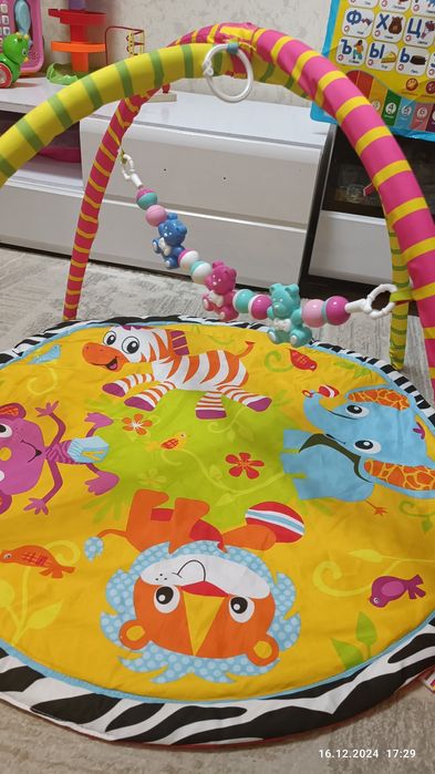 Продам развивающий коврик для малышей